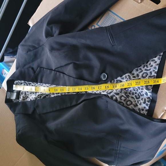 Blazer - Picture 8 of 8